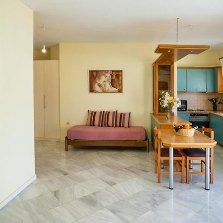 Daisy Hotel Apartments 罗希姆诺 外观 照片