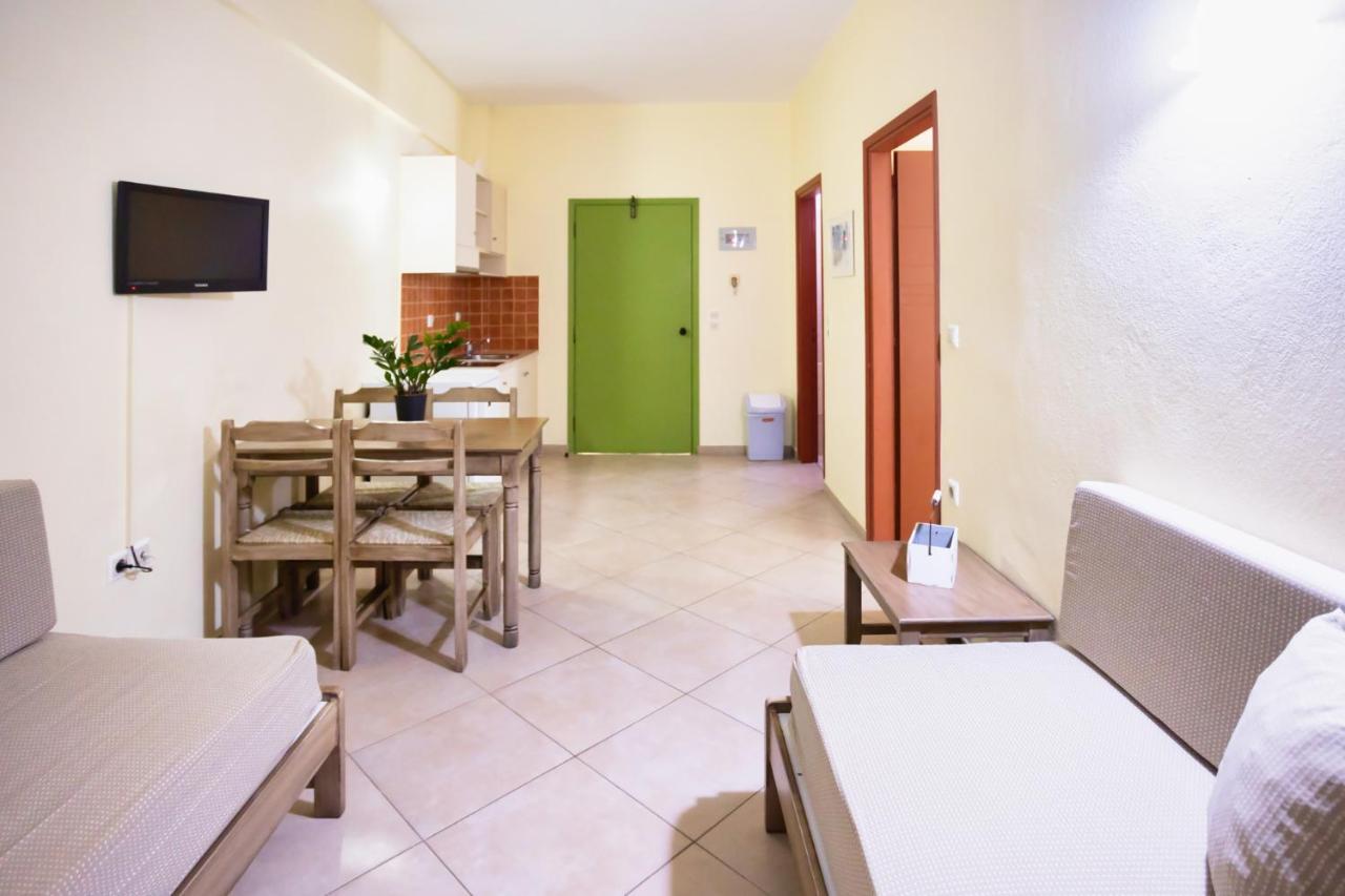 Daisy Hotel Apartments 罗希姆诺 外观 照片