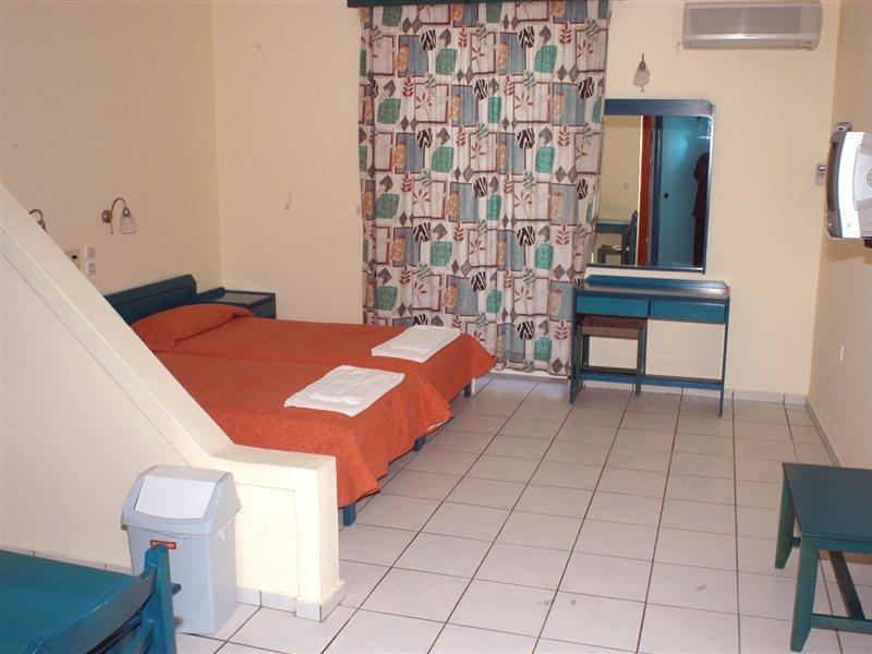 Daisy Hotel Apartments 罗希姆诺 外观 照片