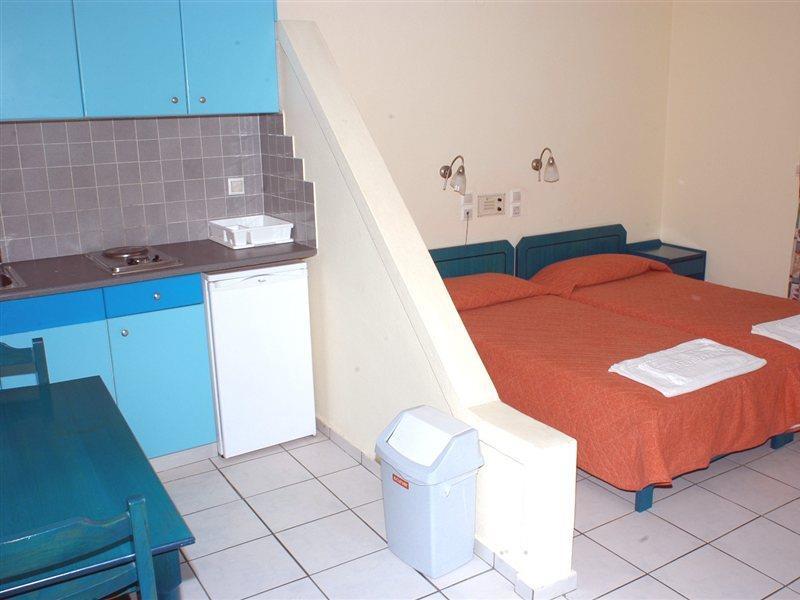 Daisy Hotel Apartments 罗希姆诺 外观 照片