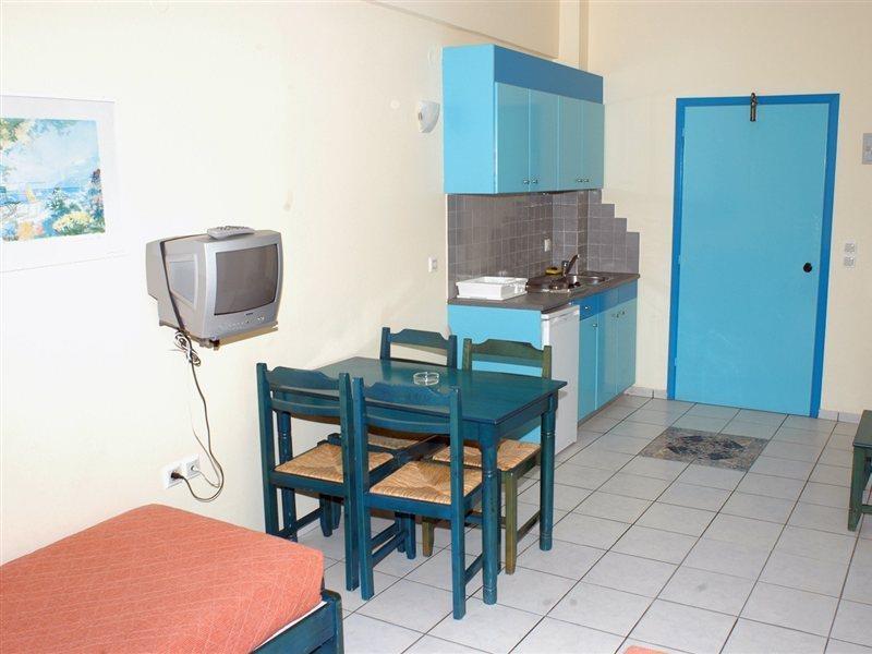 Daisy Hotel Apartments 罗希姆诺 外观 照片