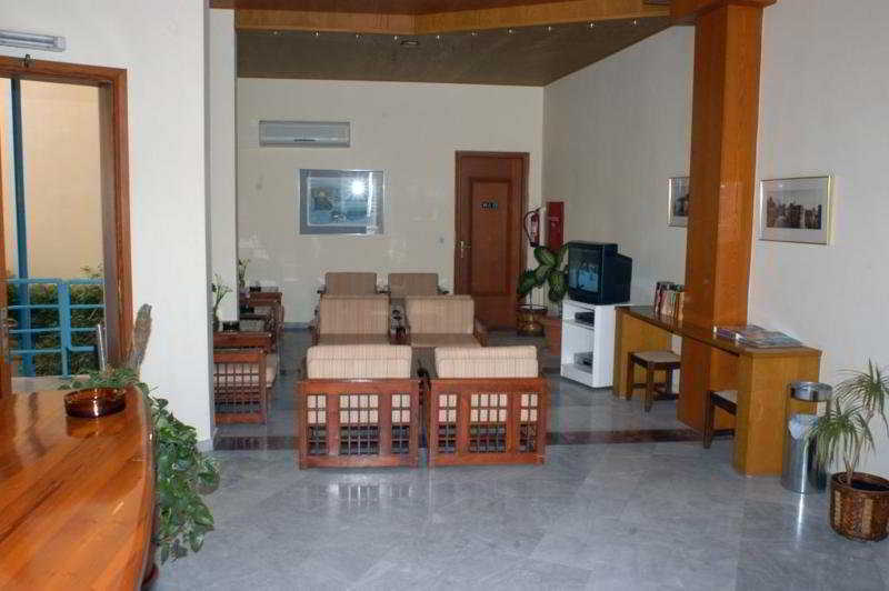 Daisy Hotel Apartments 罗希姆诺 外观 照片